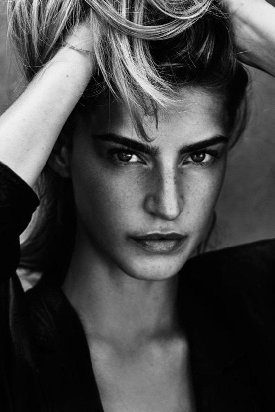 Shari, model in Milan — picture 1