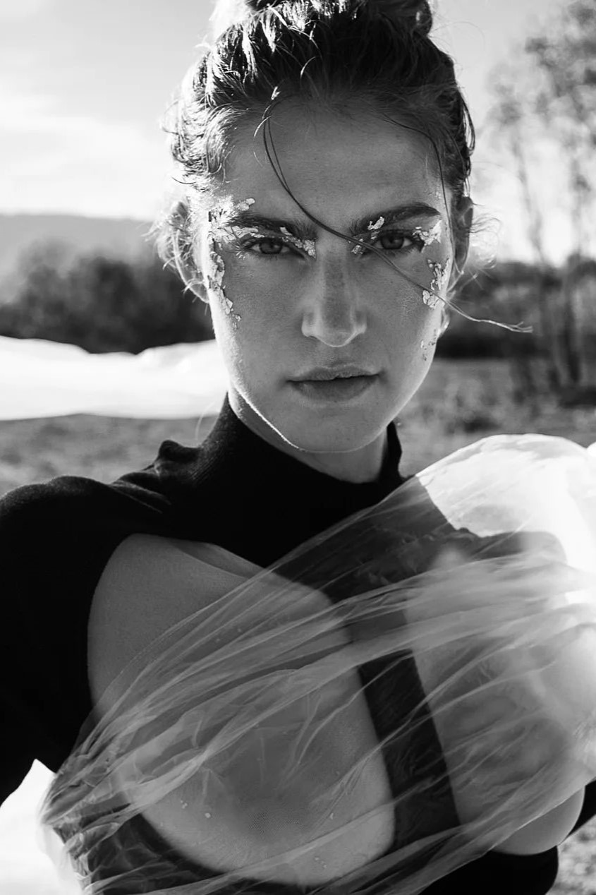 Shari, model in Milan — picture 22