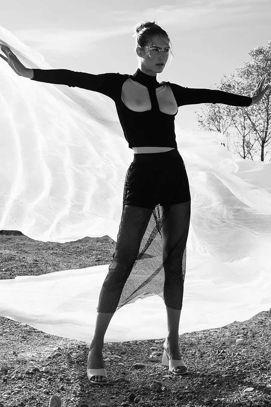 Shari, model in Milan — picture 23