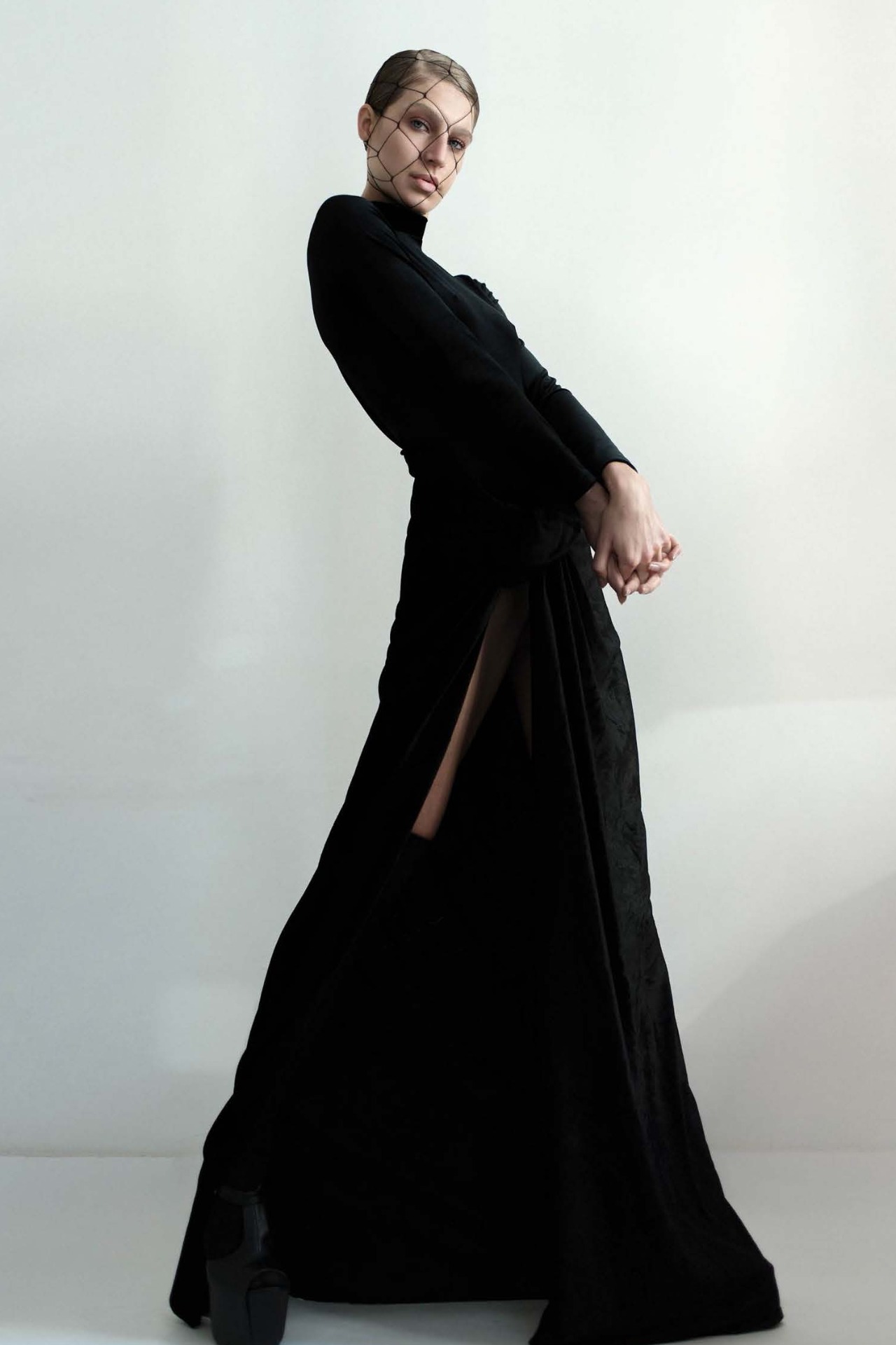 Shari, model in Milan — picture 6