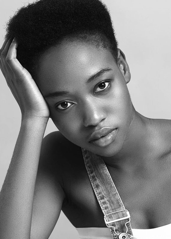 Lauris, model in Paris — picture 16