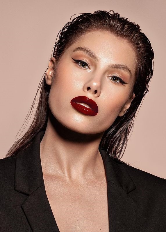Alaska, model in Milan — picture 24