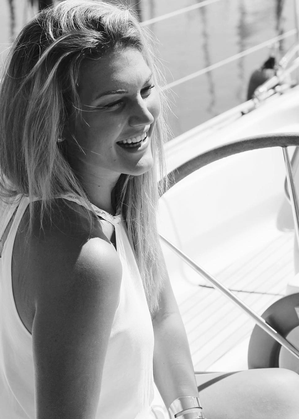 LAURA, model in Milan — picture 23