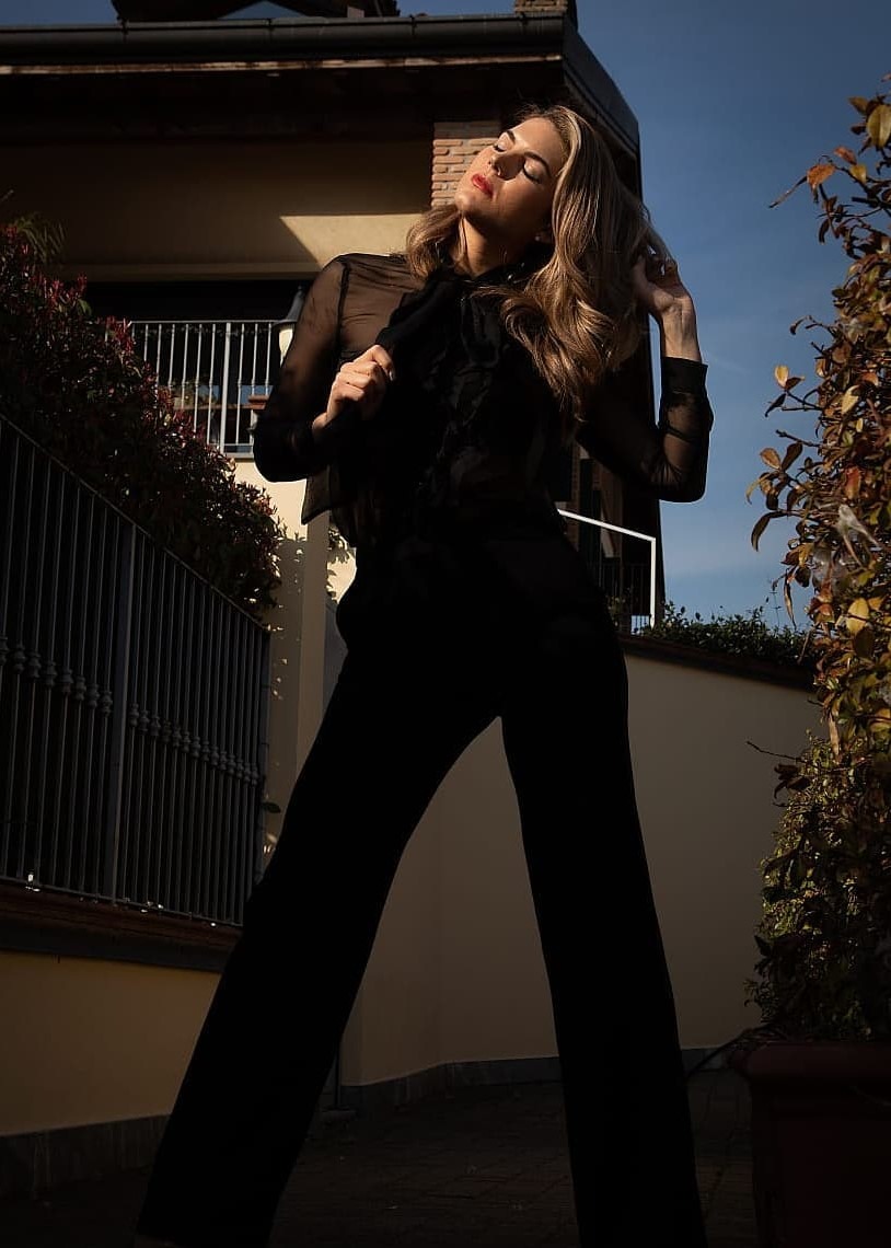 LAURA, model in Milan — picture 5