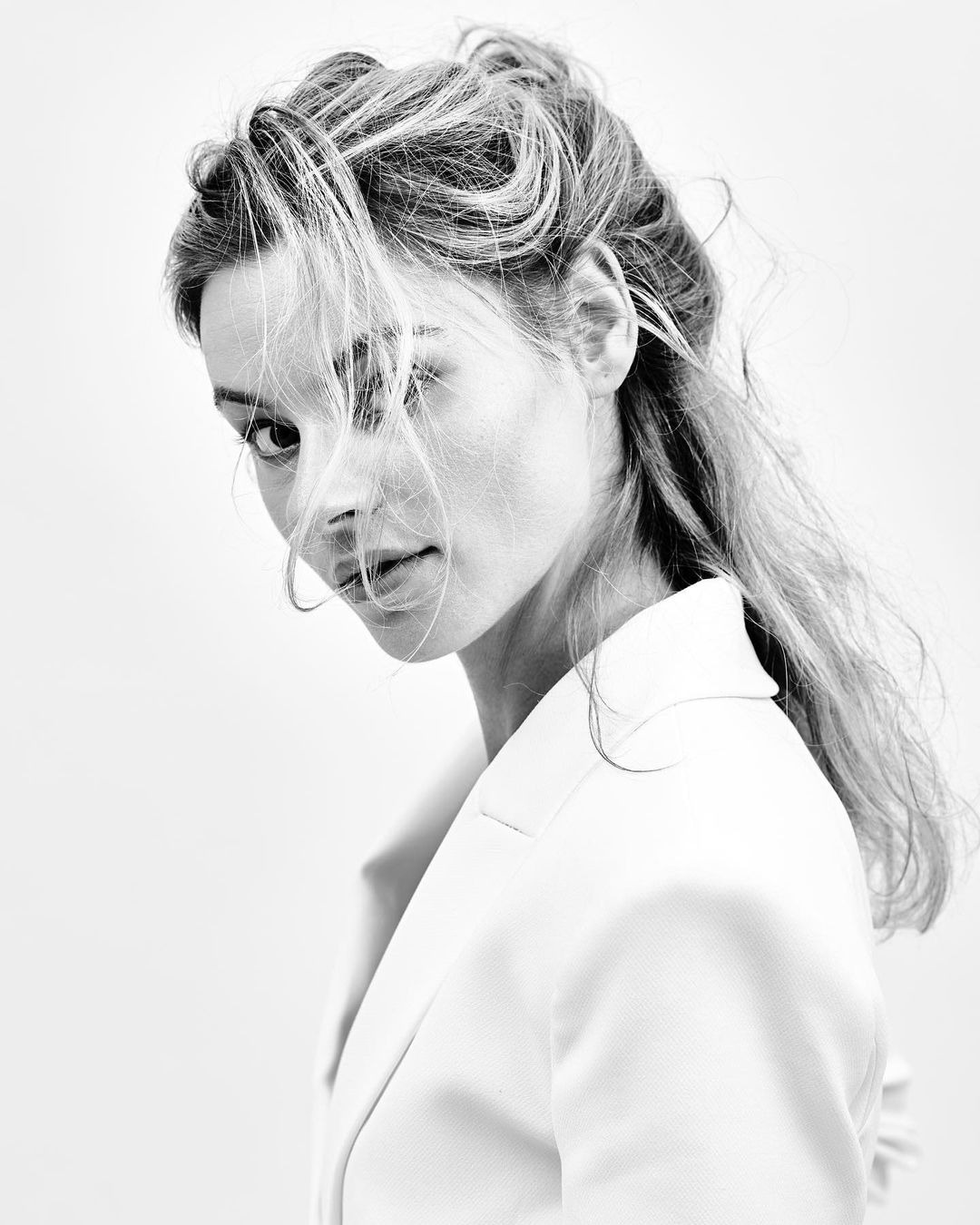 Karissa, model in Paris — picture 8