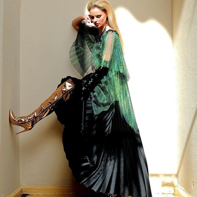 Karissa, model in Paris — picture 18