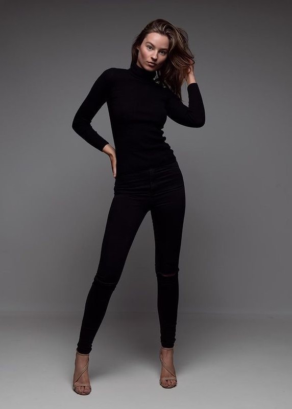 Karissa, model in Paris — picture 26