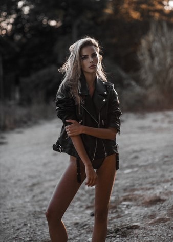 Sara, model in Paris — picture 15