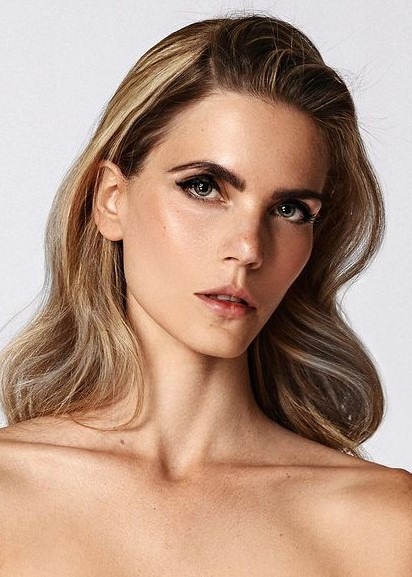 Sara, model in Paris — picture 18