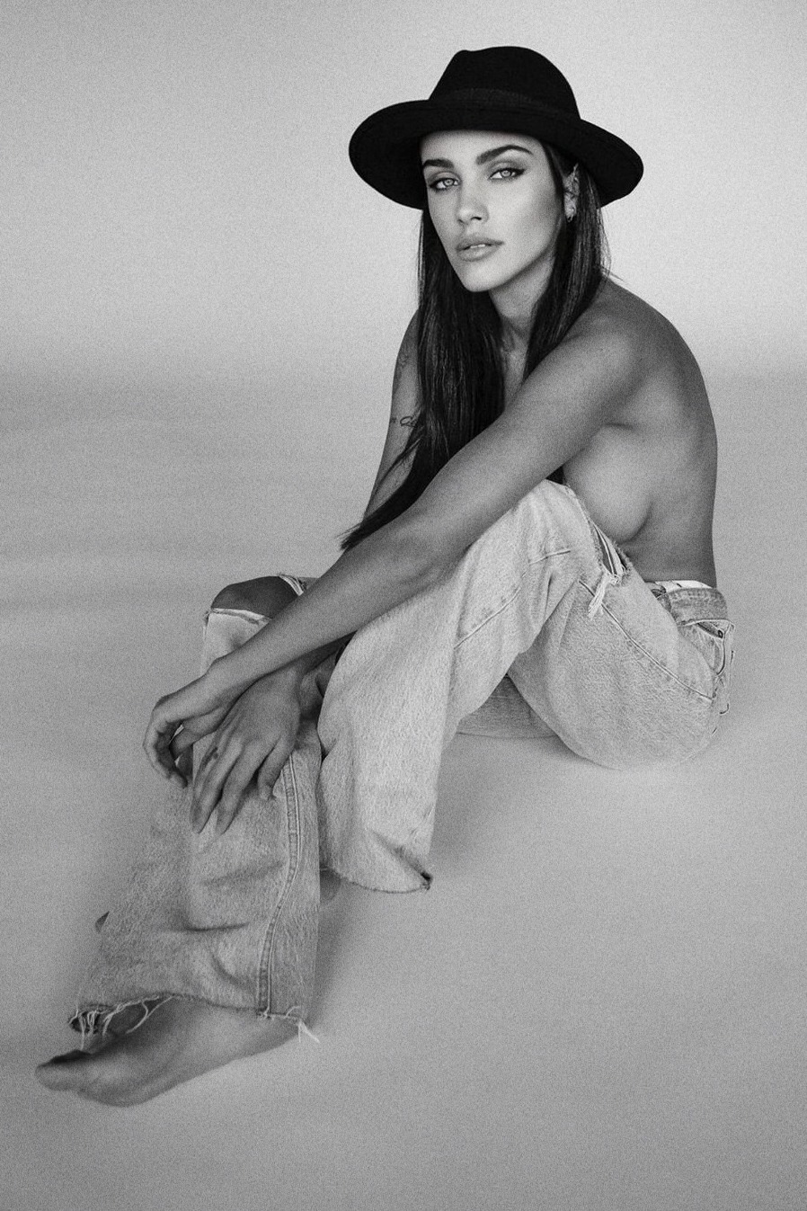 Meea, model in Milan — picture 24