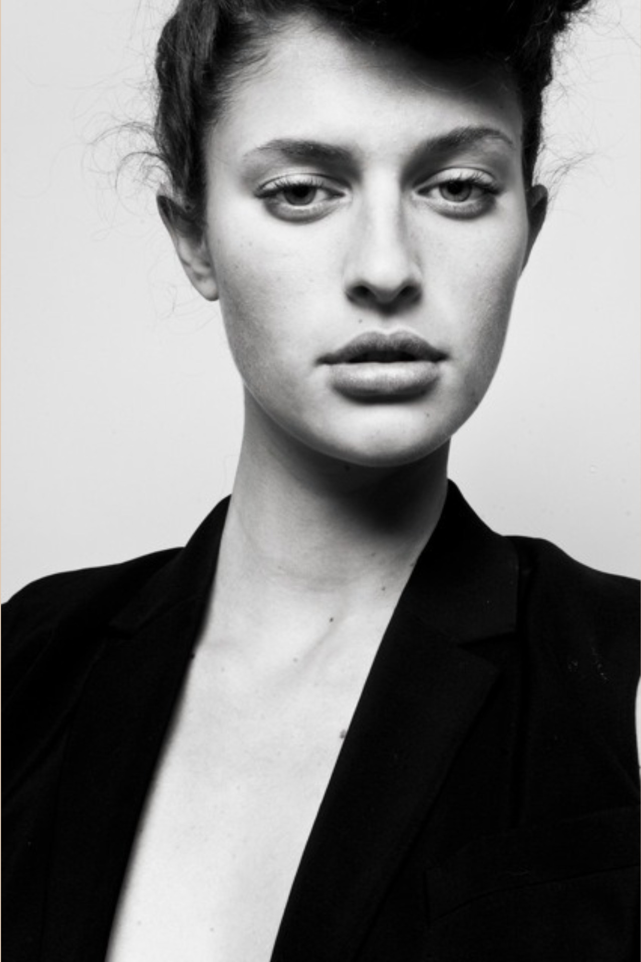 Emiliana, model in Milan — picture 8