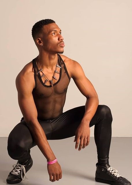 Mickael, model in Paris — picture 13