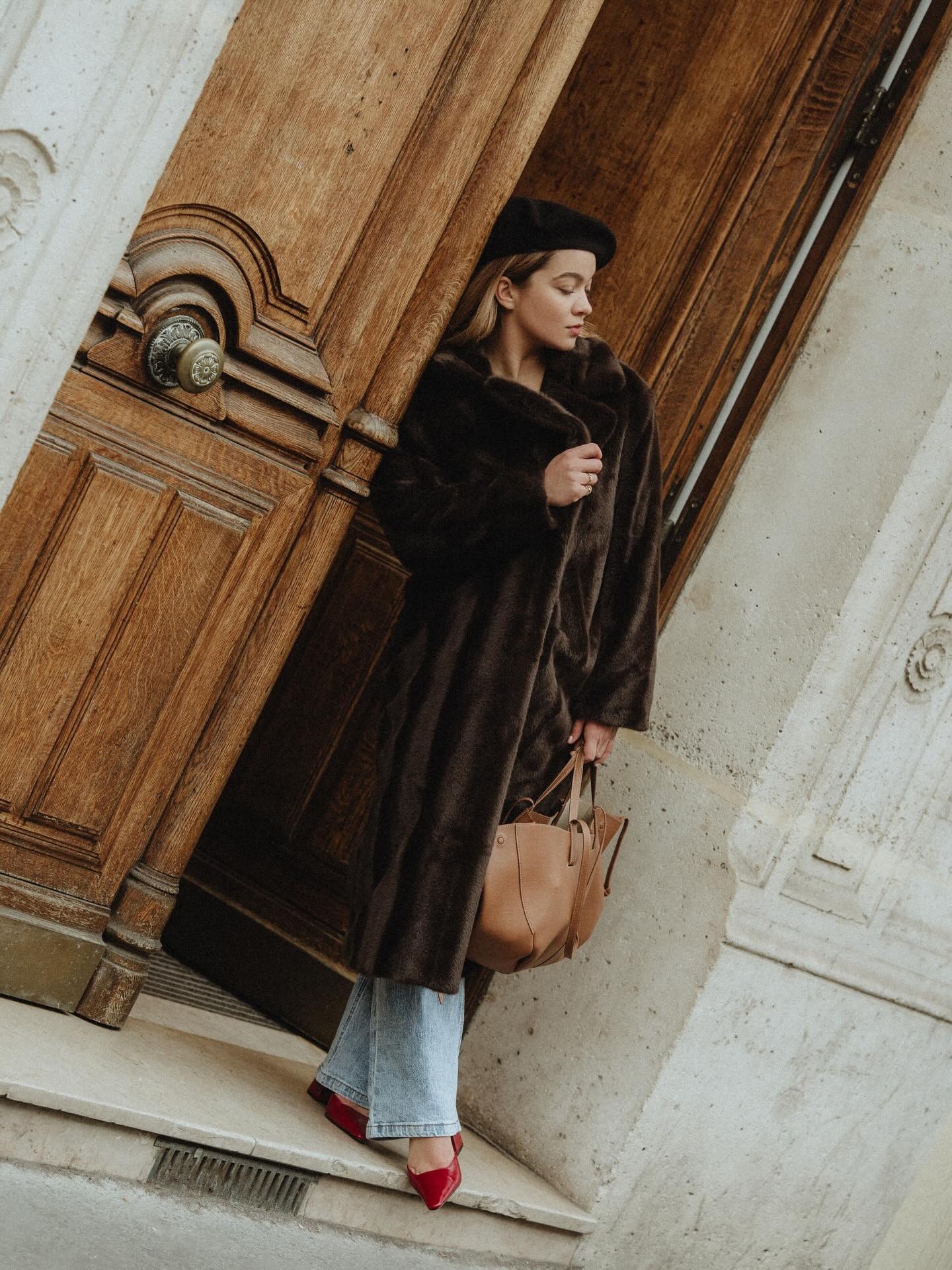 Indya, model in Paris — picture 13