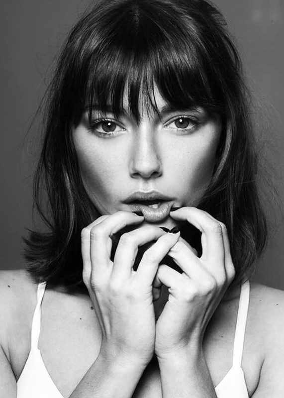 Marie, model in Paris — picture 6