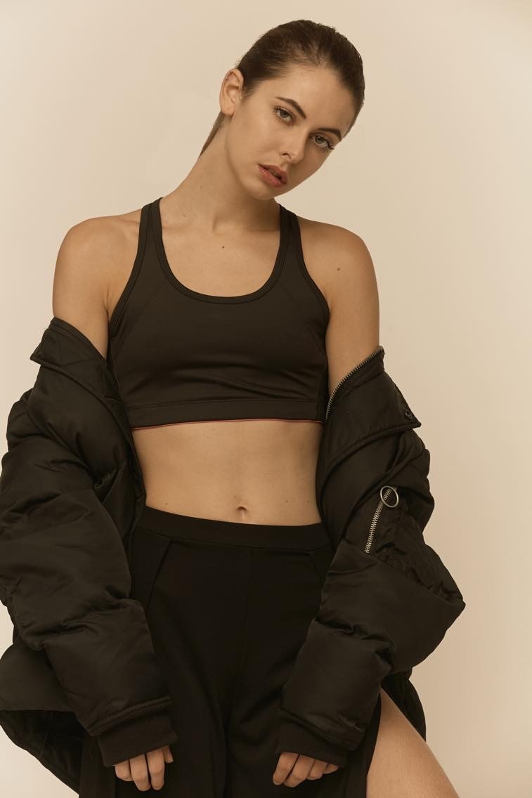 Anaïs, model in Paris — picture 10