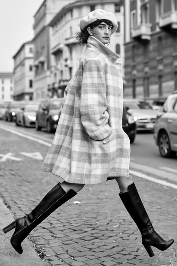 carolina, model in Milan — picture 3