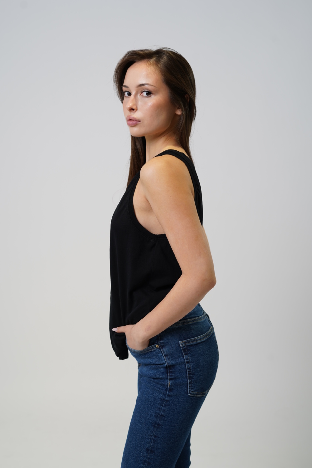 Kristina, model in Milan — picture 25