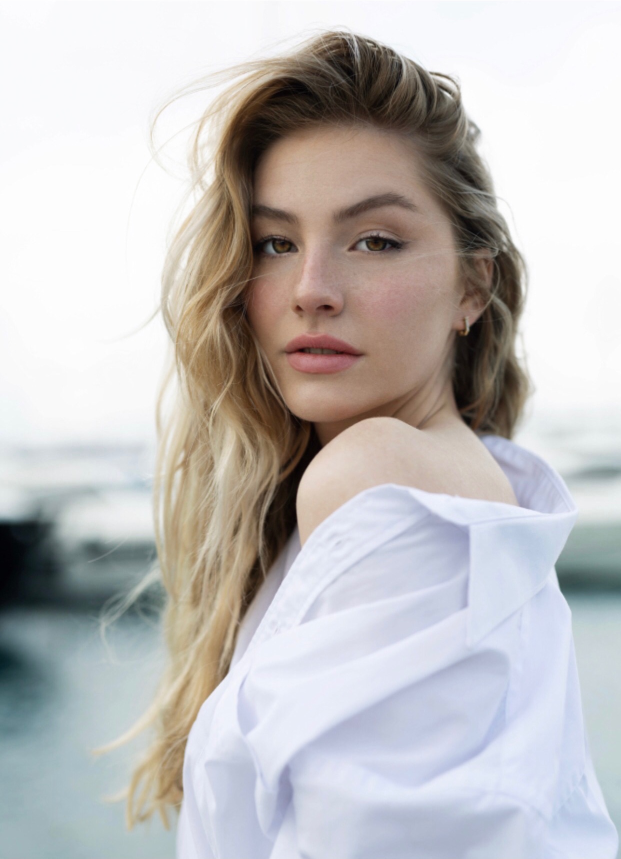 Claire, model in Paris — picture 11