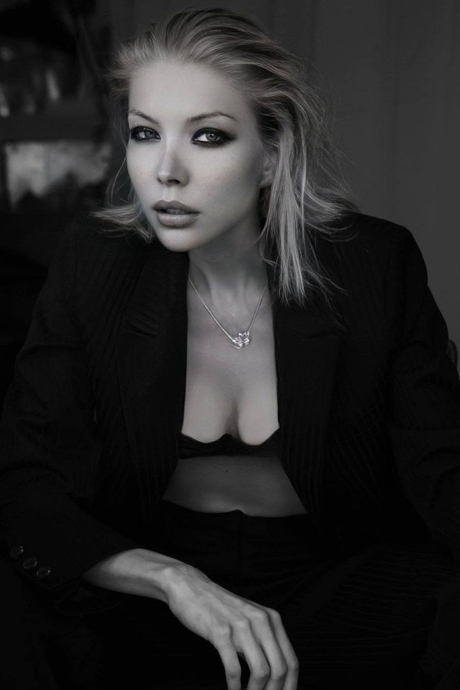 Kate, model in Milan — picture 16