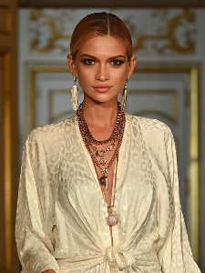 Anna, model in Paris
