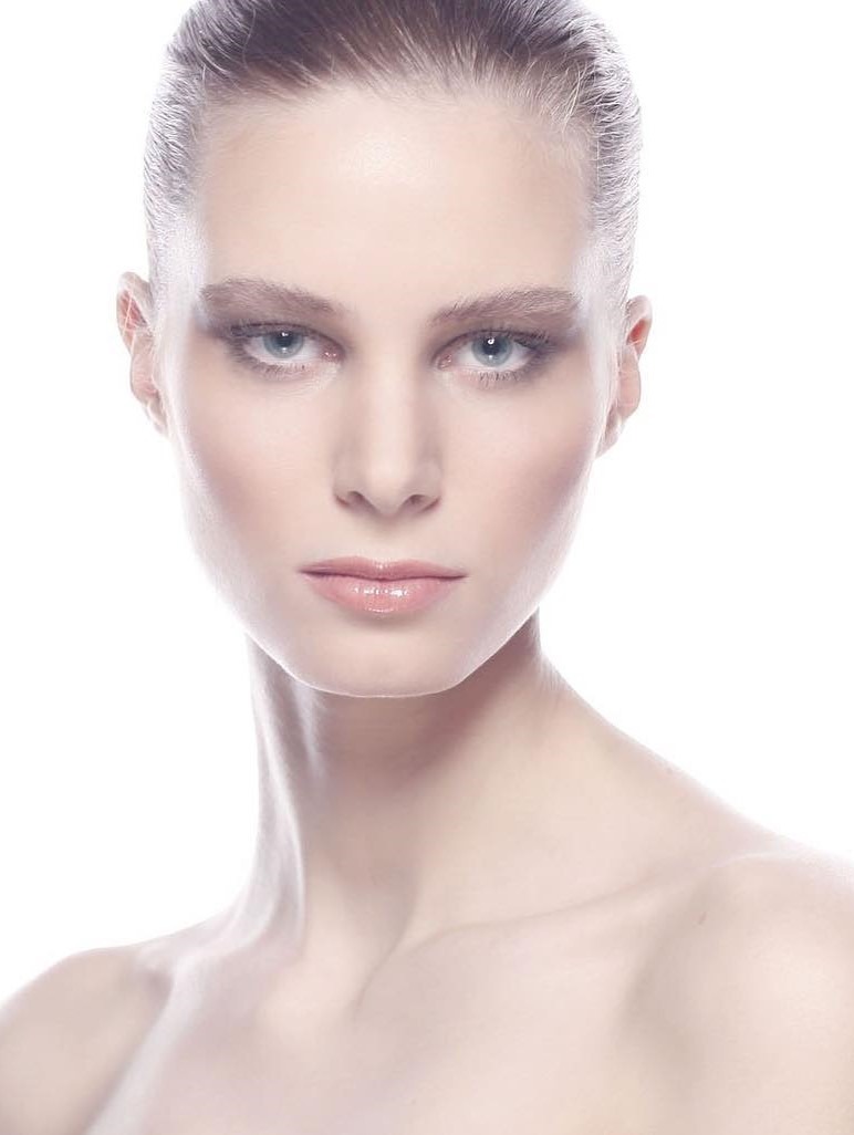 Angelina, model in Paris — picture 1