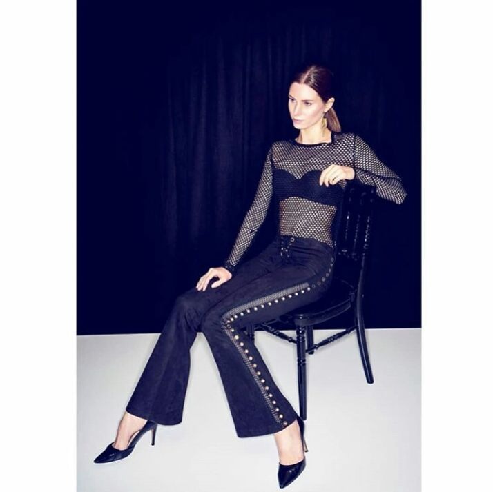 Angelina, model in Paris — picture 12