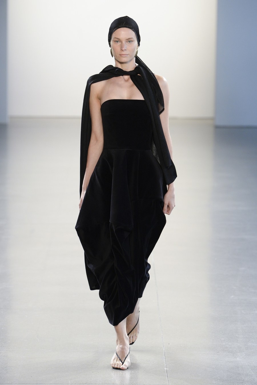 Angelina, model in Paris — picture 27