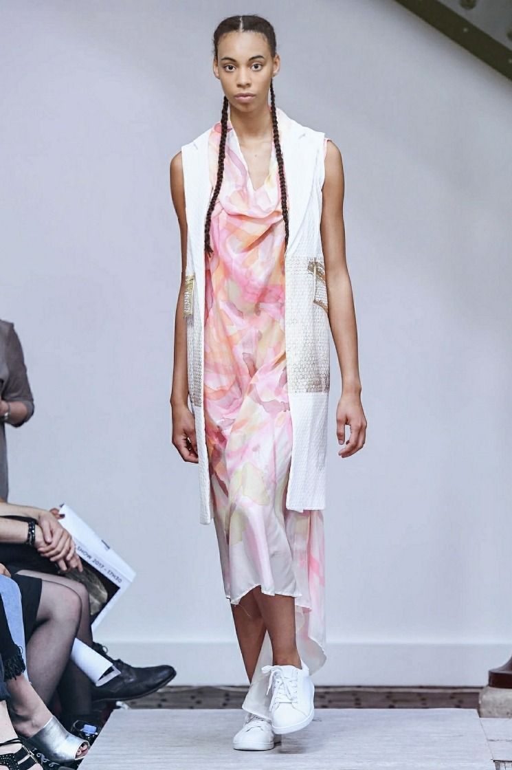 Esther, model in Paris — picture 15