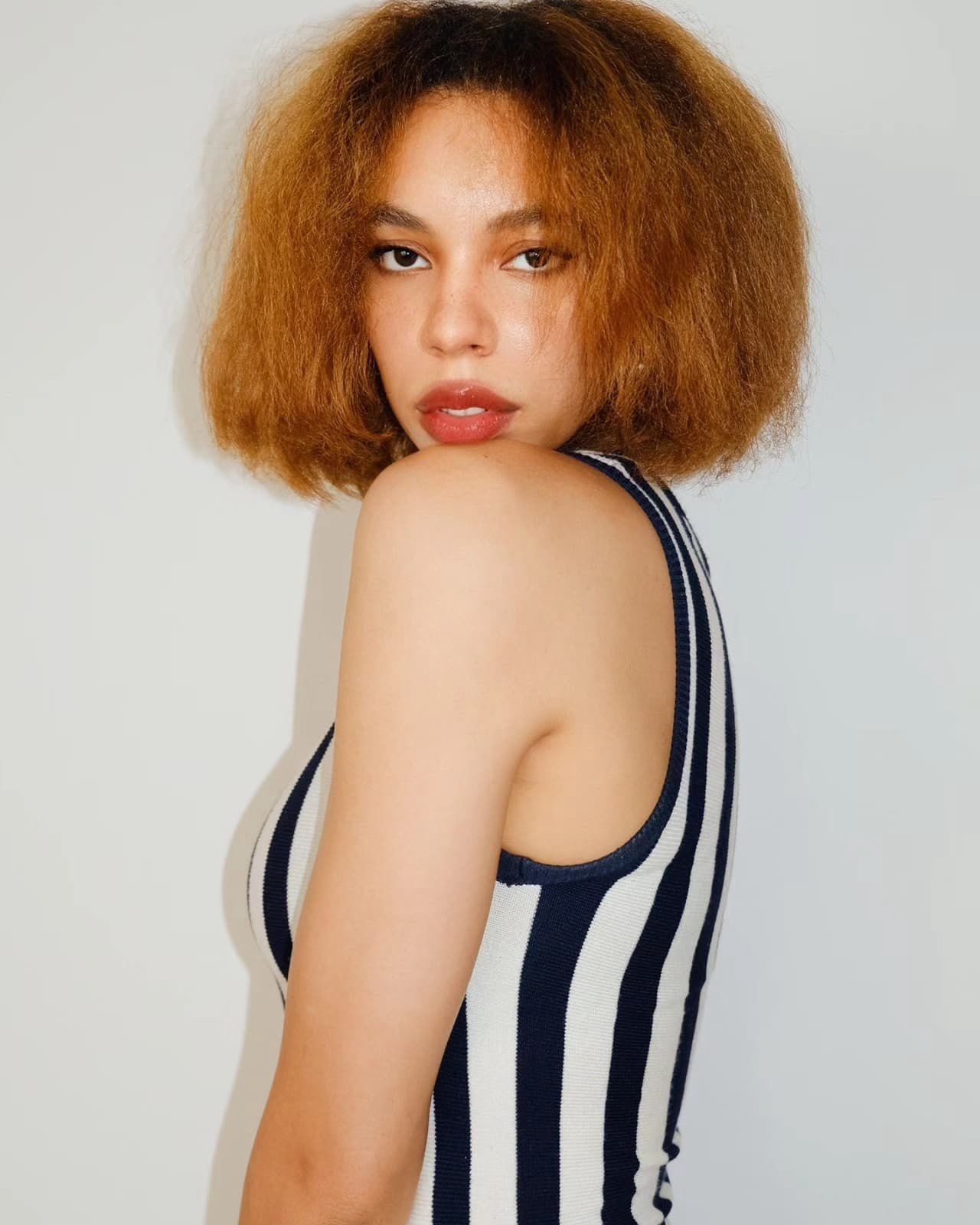 Esther, model in Paris — picture 8