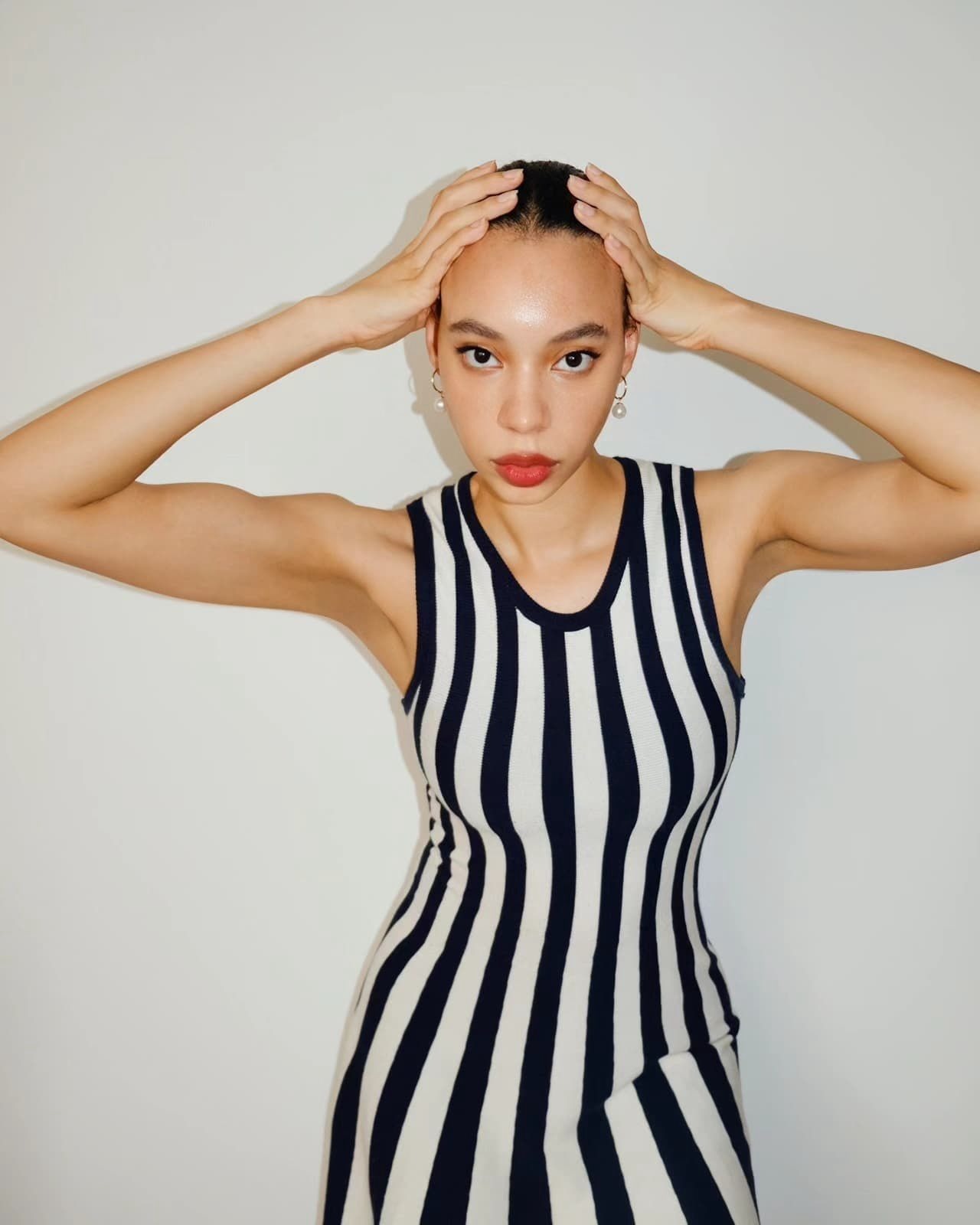 Esther, model in Paris — picture 10