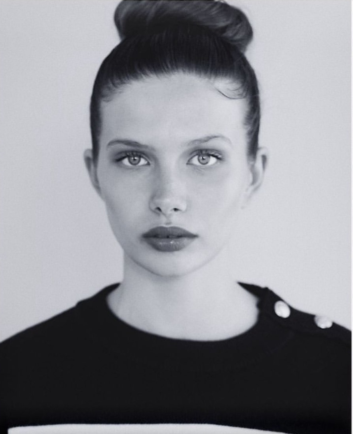 Elena, model in Paris — picture 16