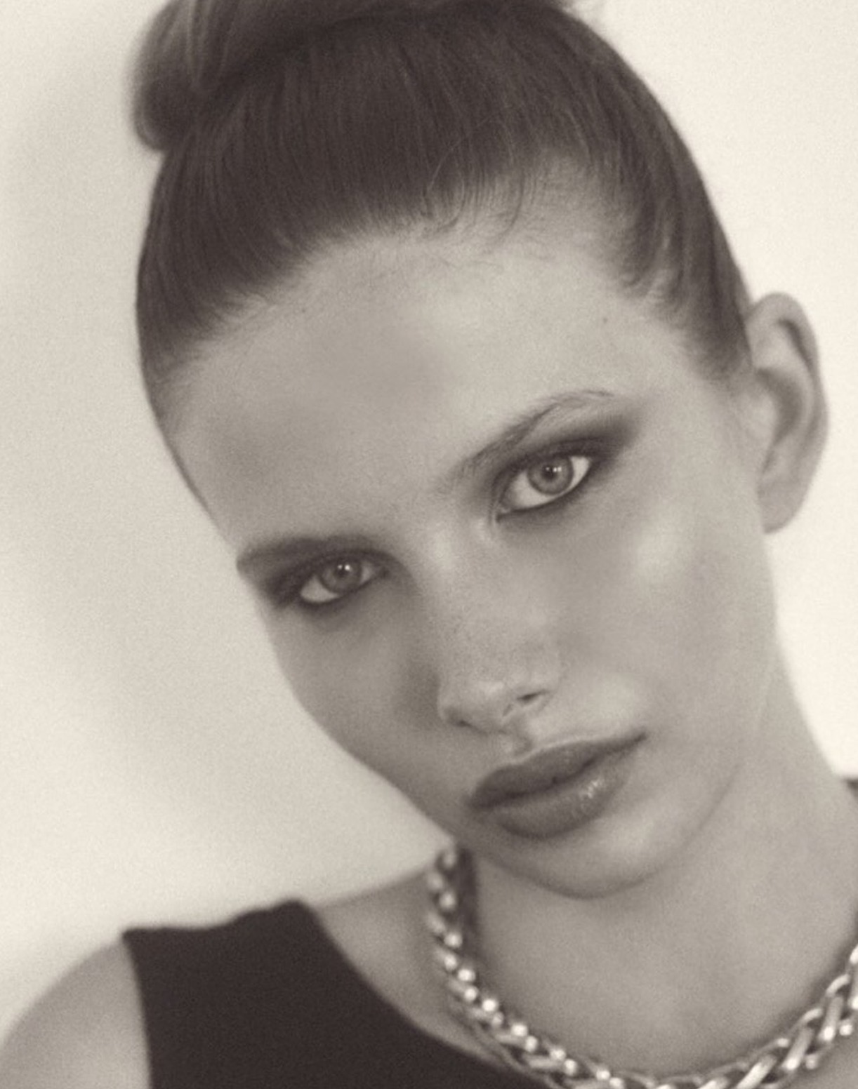 Elena, model in Paris — picture 17