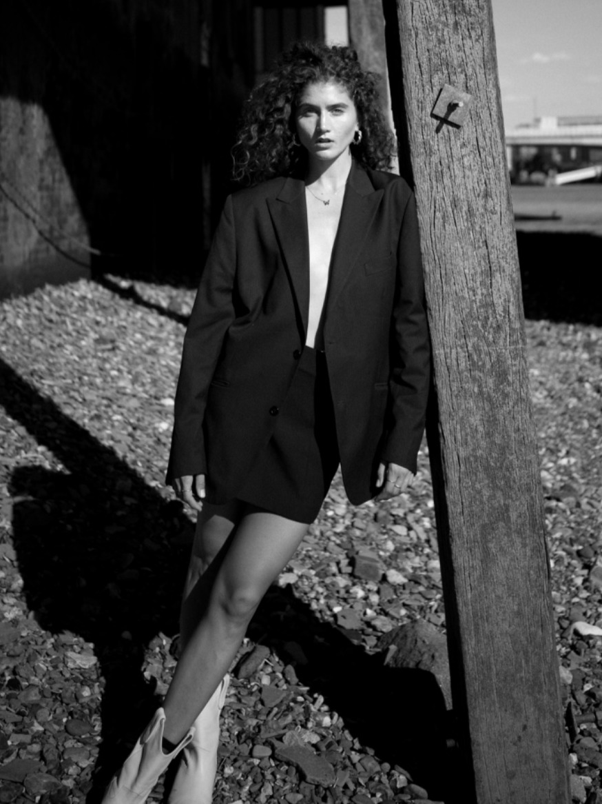 Méghane, model in London — picture 12