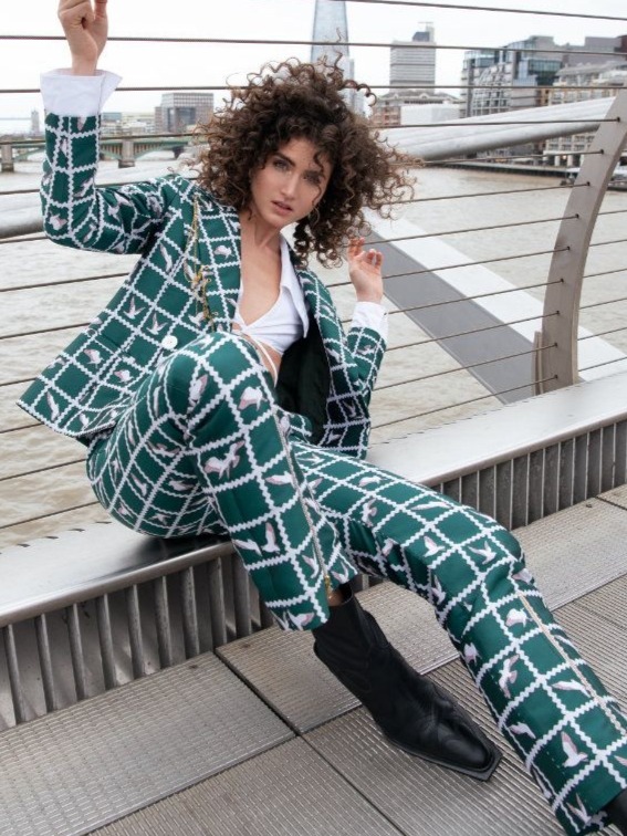 Méghane, model in London — picture 3