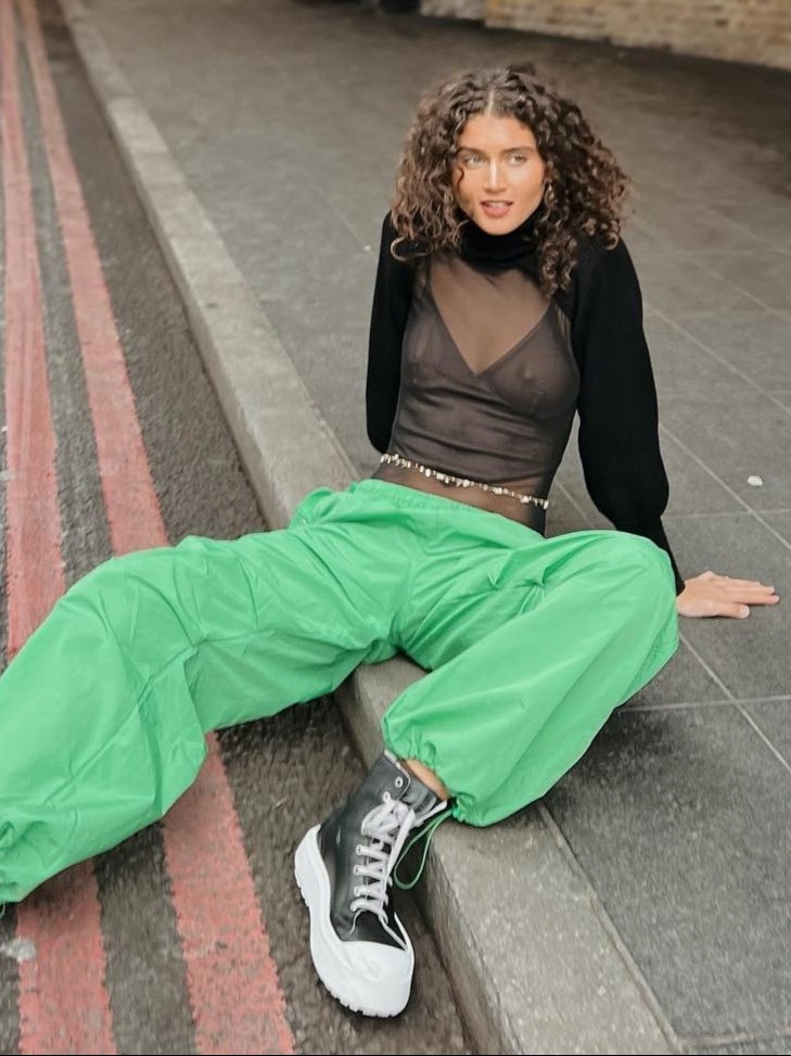 Méghane, model in London — picture 23