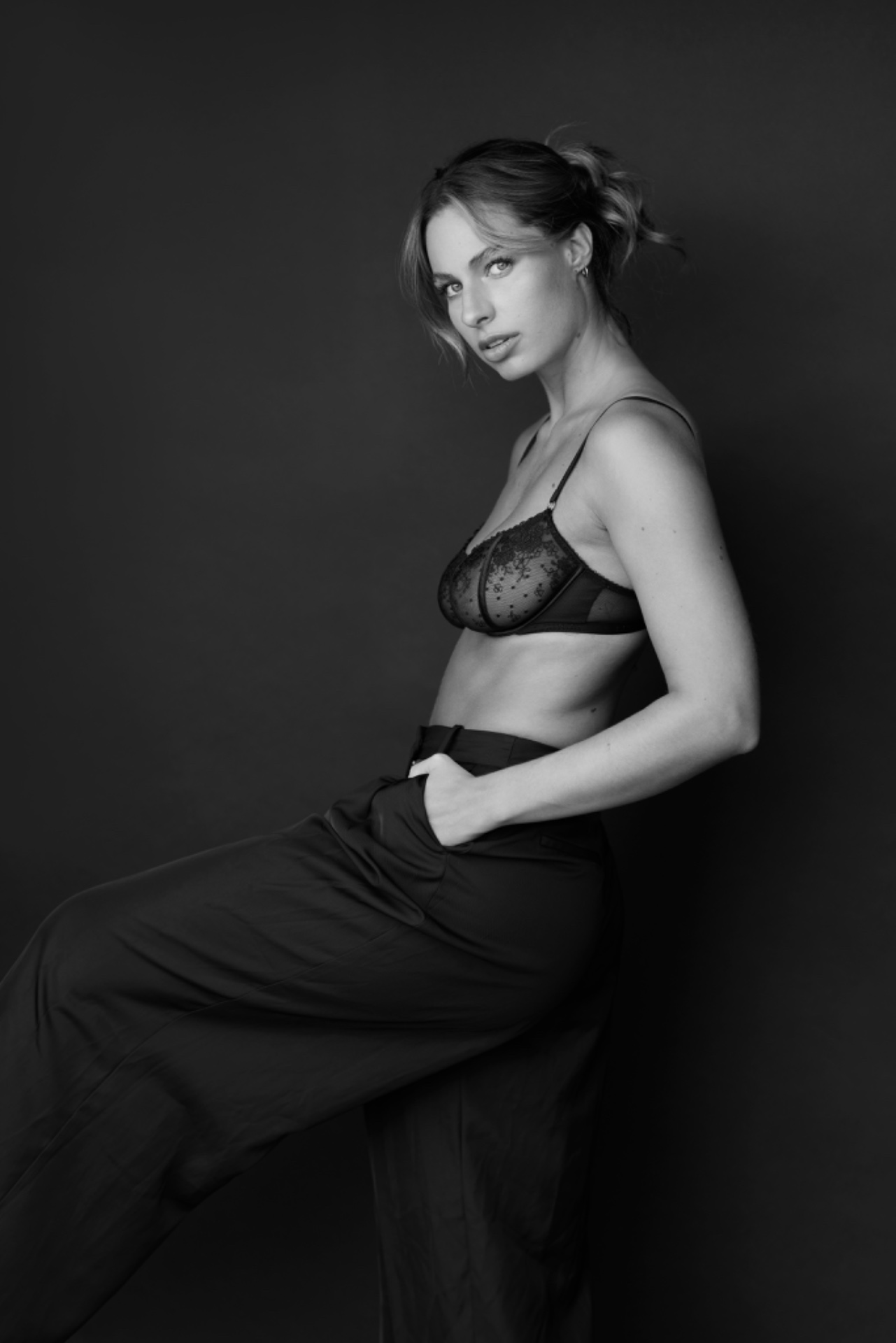 Océane, model in Paris — picture 6