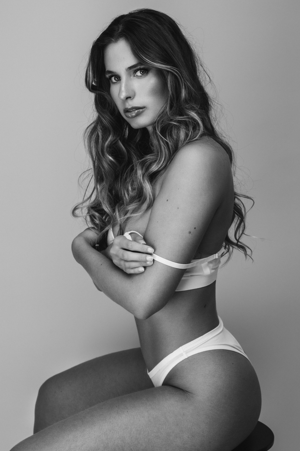 Océane, model in Paris — picture 11