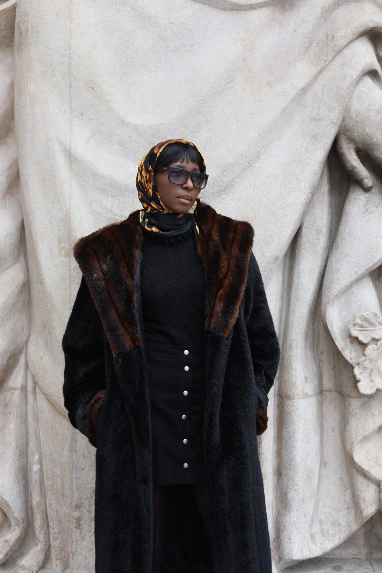Esther, model in Paris — picture 6