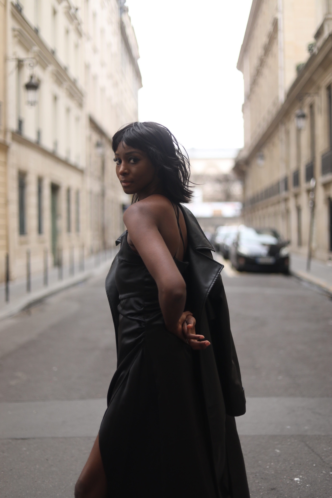 Esther, model in Paris — picture 9