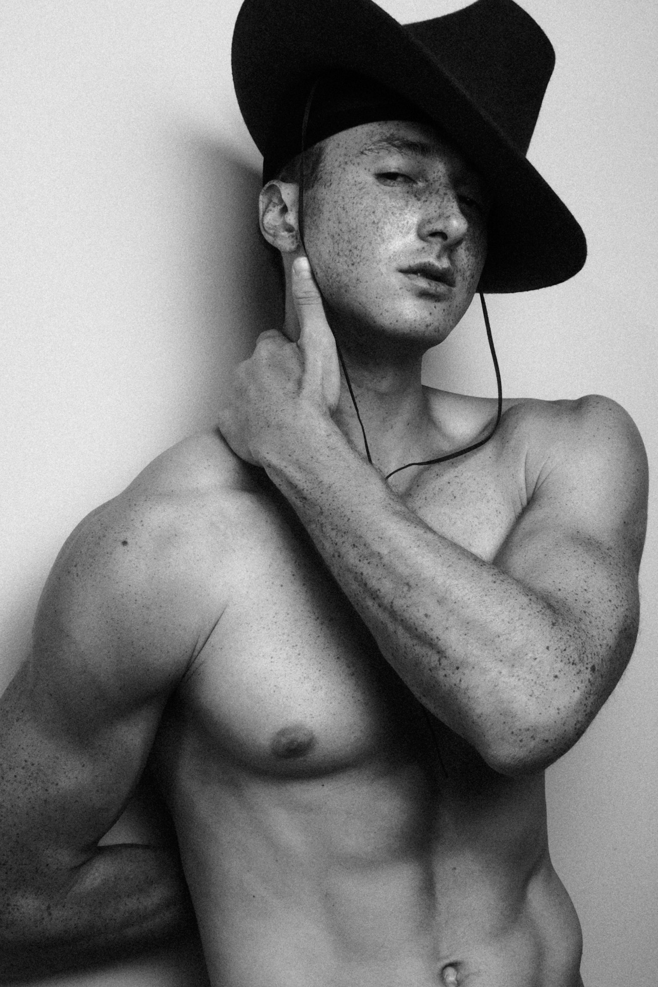 Theo, model in Paris — picture 16