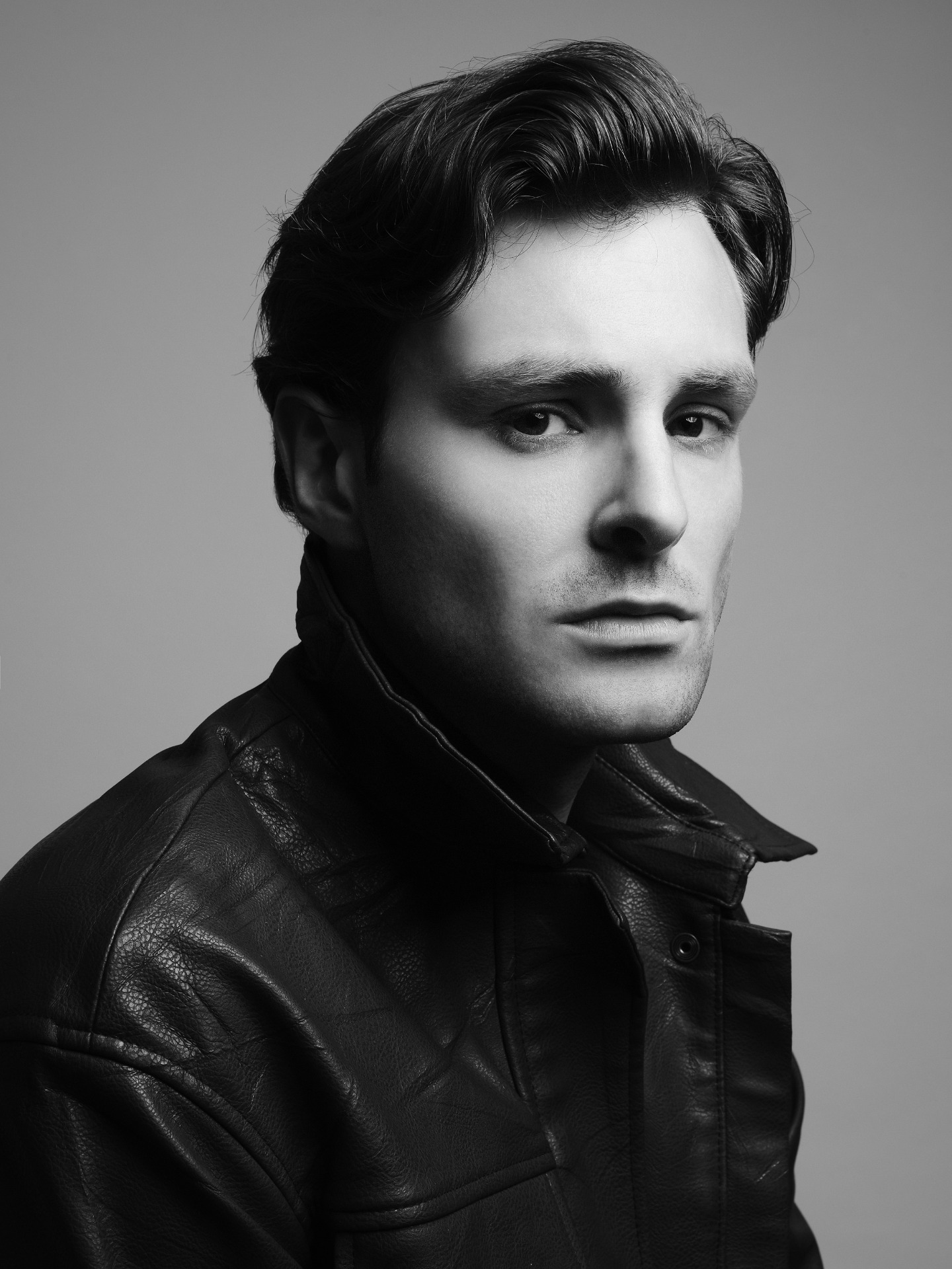 Ivann, model in Paris — picture 6