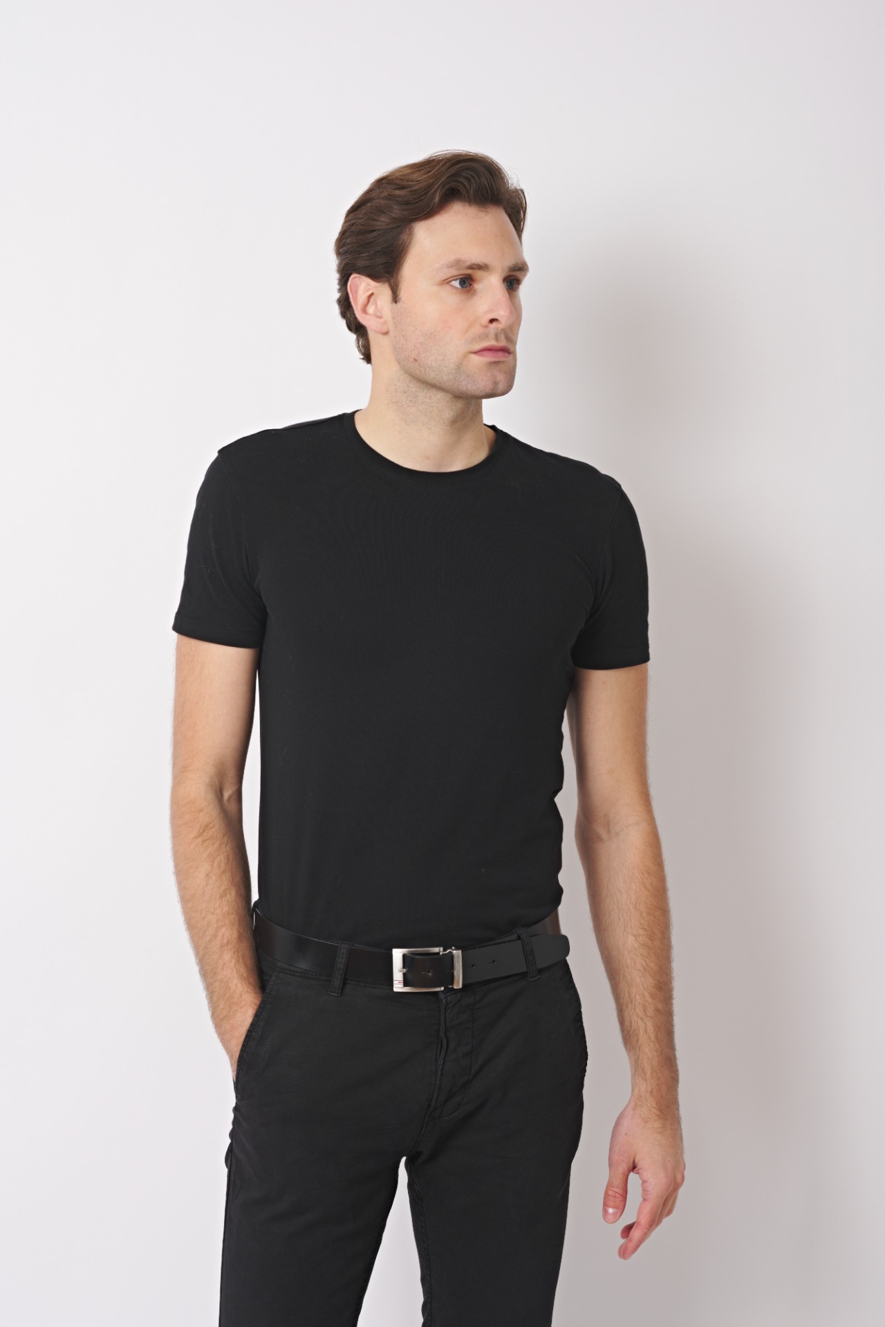 Ivann, model in Paris — picture 9