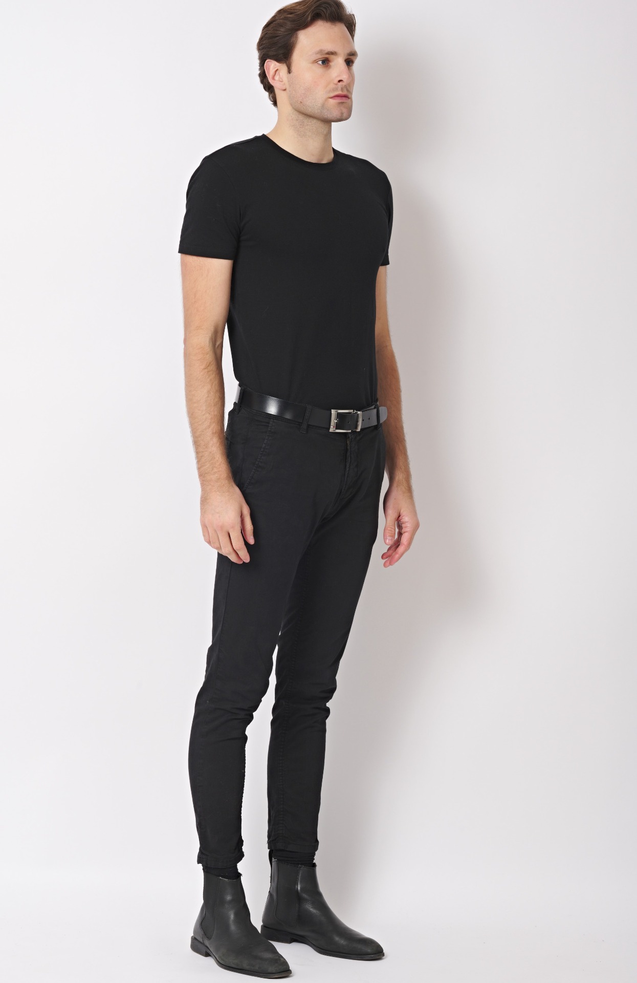 Ivann, model in Paris — picture 10