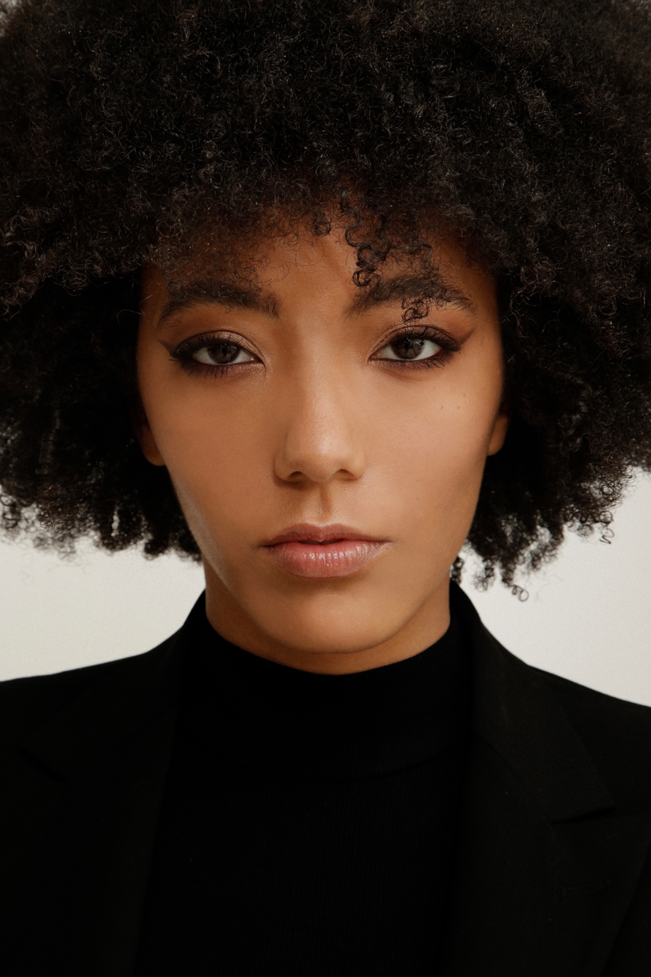 Evana, model in Paris — picture 10