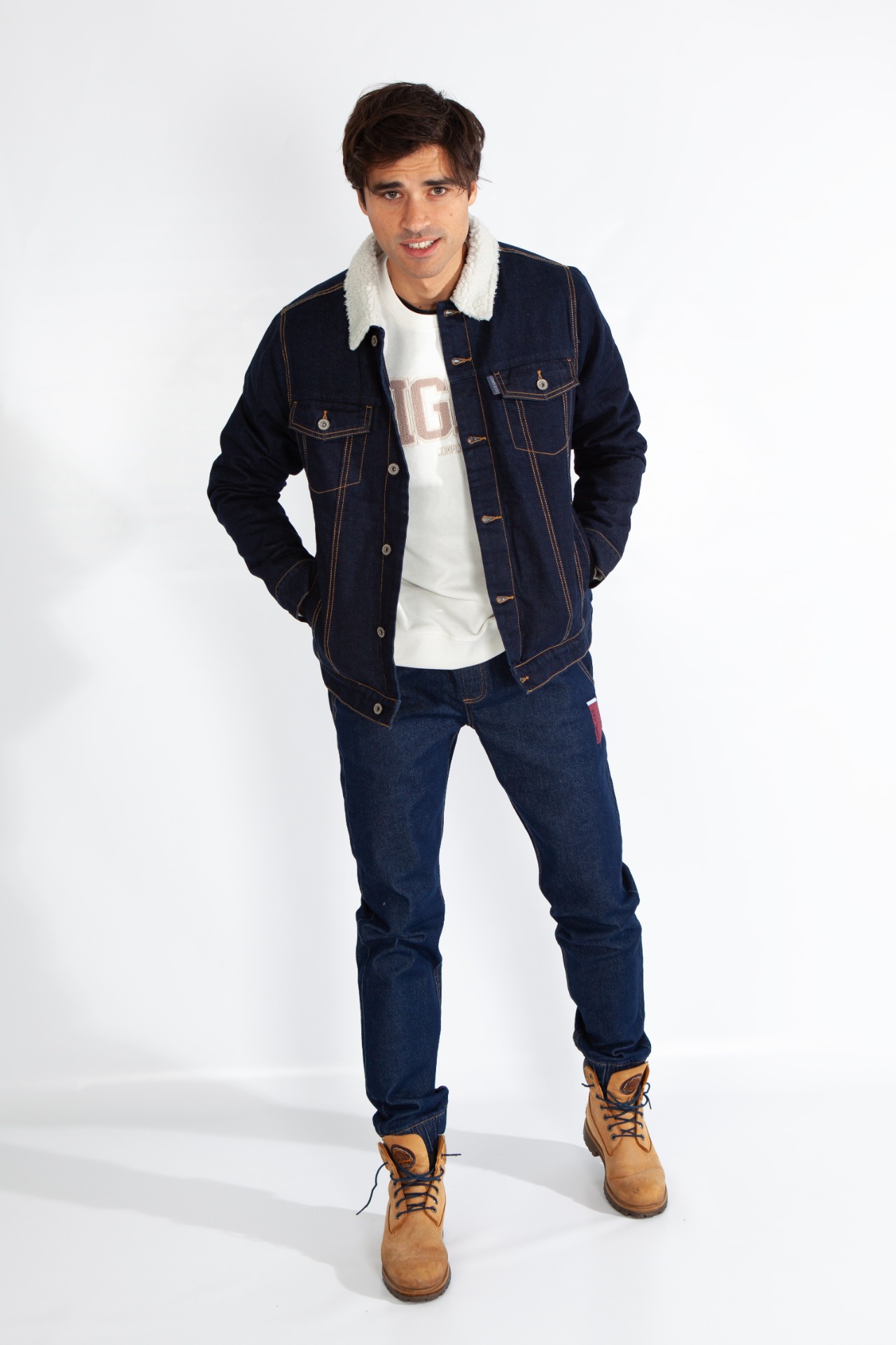 Hugh, model in Paris — picture 10