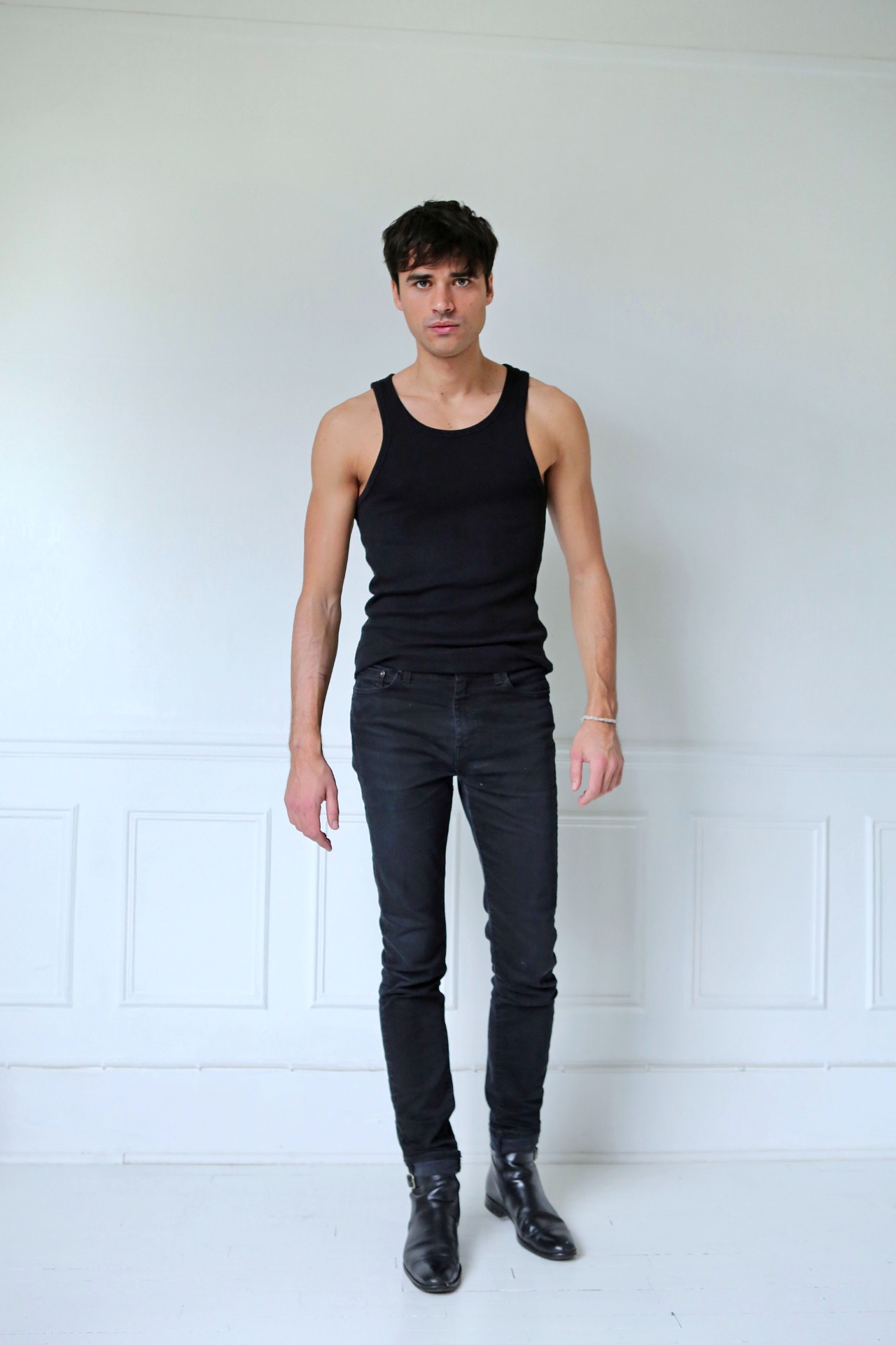 Hugh, model in Paris — picture 15