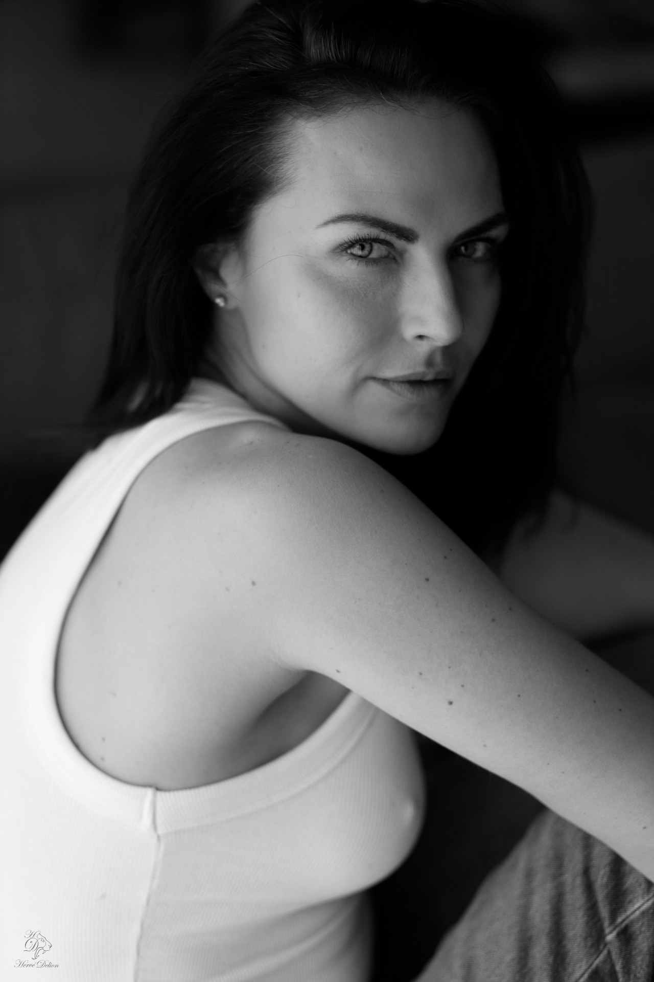 Lucie, model in Paris — picture 10