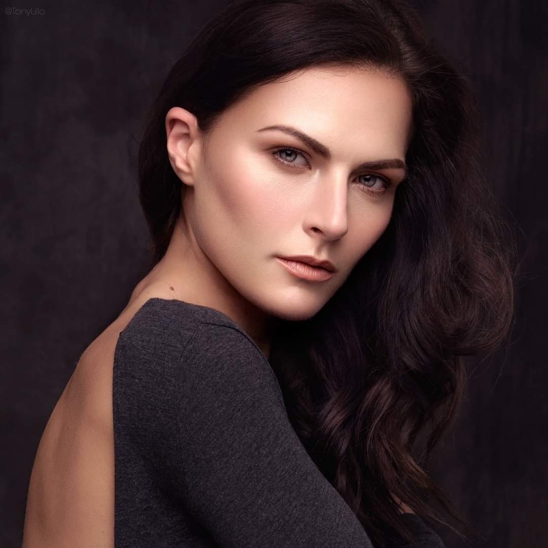 Lucie, model in Paris — picture 1