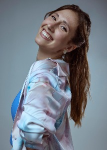 Alice, model in Milan