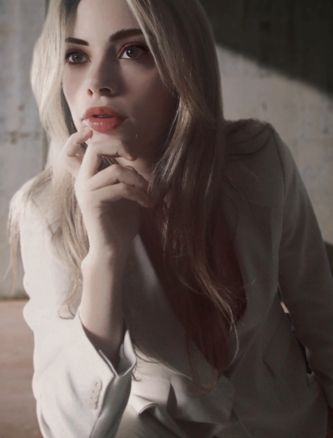 Helena, model in Milan — picture 3